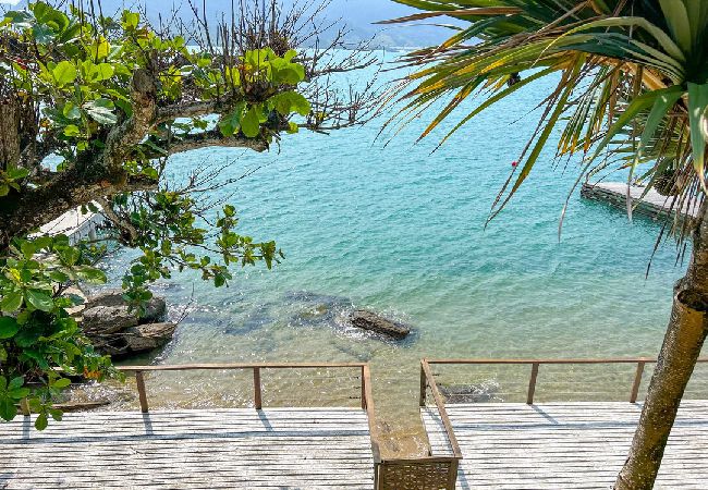 Casa em Ilhabela - Casa beira mar c lazer completo em Piúva-Ilhabela Casa em Ilhabela - Casa beira mar c lazer completo em Piúva-Ilhabela