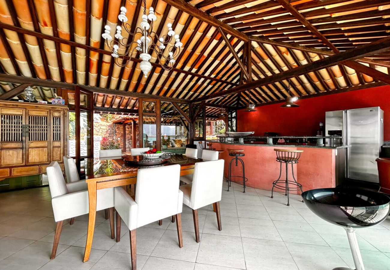 Casa em Ilhabela - Casa beira mar c lazer completo em Piúva-Ilhabela Casa em Ilhabela - Casa beira mar c lazer completo em Piúva-Ilhabela