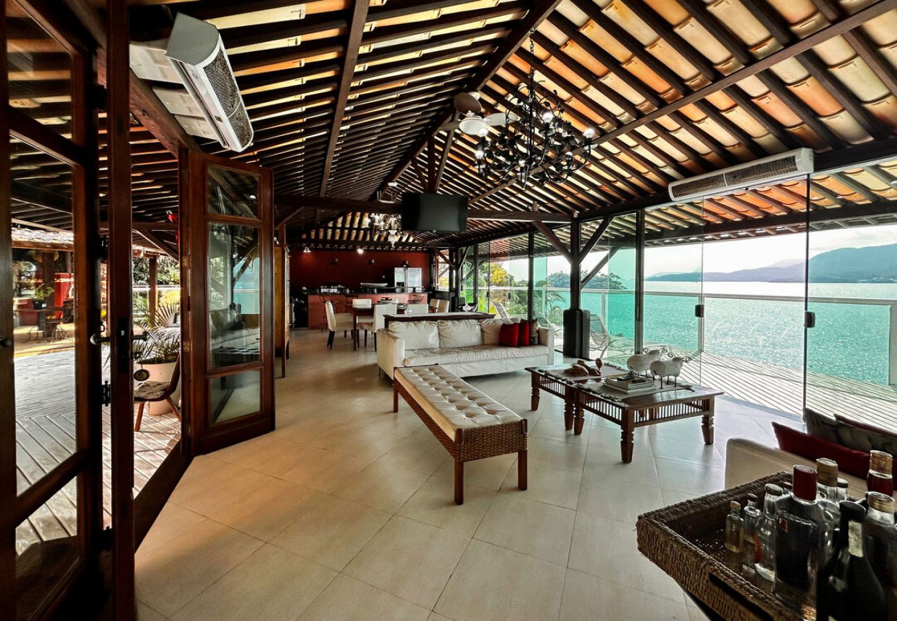 Casa em Ilhabela - Casa beira mar c lazer completo em Piúva-Ilhabela Casa em Ilhabela - Casa beira mar c lazer completo em Piúva-Ilhabela