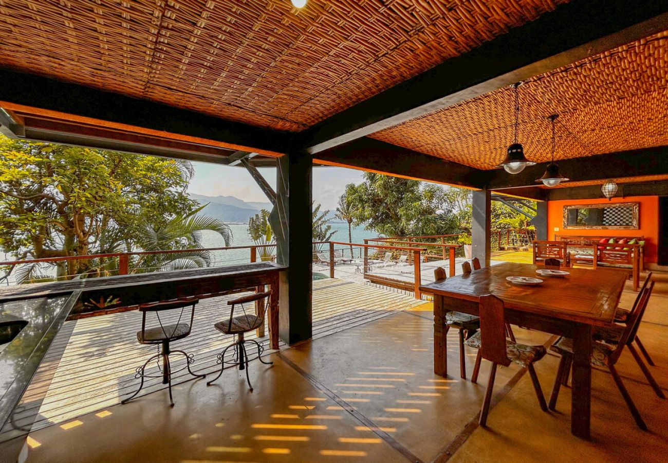 Casa em Ilhabela - Casa beira mar c lazer completo em Piúva-Ilhabela Casa em Ilhabela - Casa beira mar c lazer completo em Piúva-Ilhabela