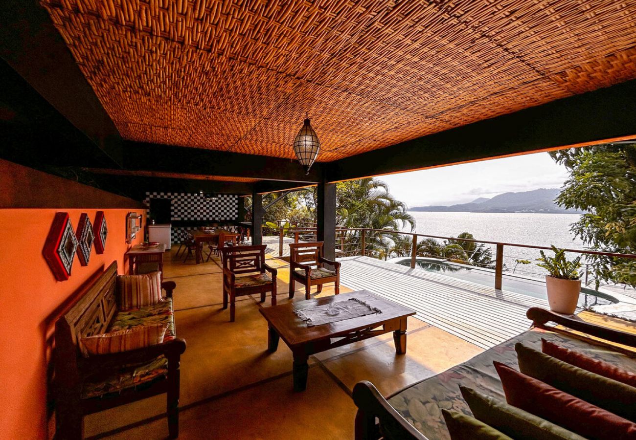 Casa em Ilhabela - Casa beira mar c lazer completo em Piúva-Ilhabela Casa em Ilhabela - Casa beira mar c lazer completo em Piúva-Ilhabela