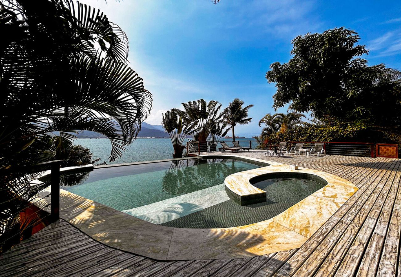 Casa em Ilhabela - Casa beira mar c lazer completo em Piúva-Ilhabela Casa em Ilhabela - Casa beira mar c lazer completo em Piúva-Ilhabela
