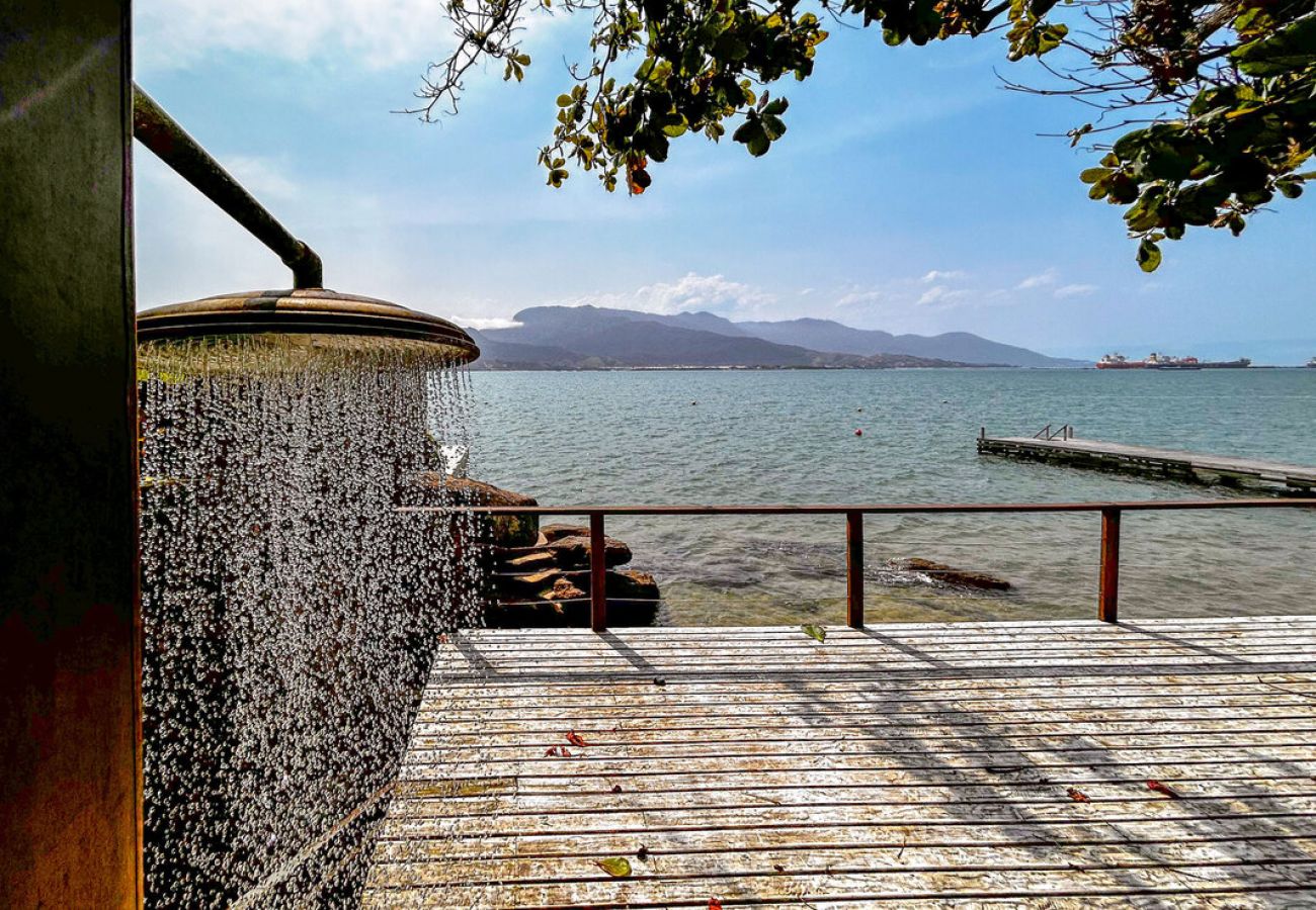 Casa em Ilhabela - Casa beira mar c lazer completo em Piúva-Ilhabela Casa em Ilhabela - Casa beira mar c lazer completo em Piúva-Ilhabela