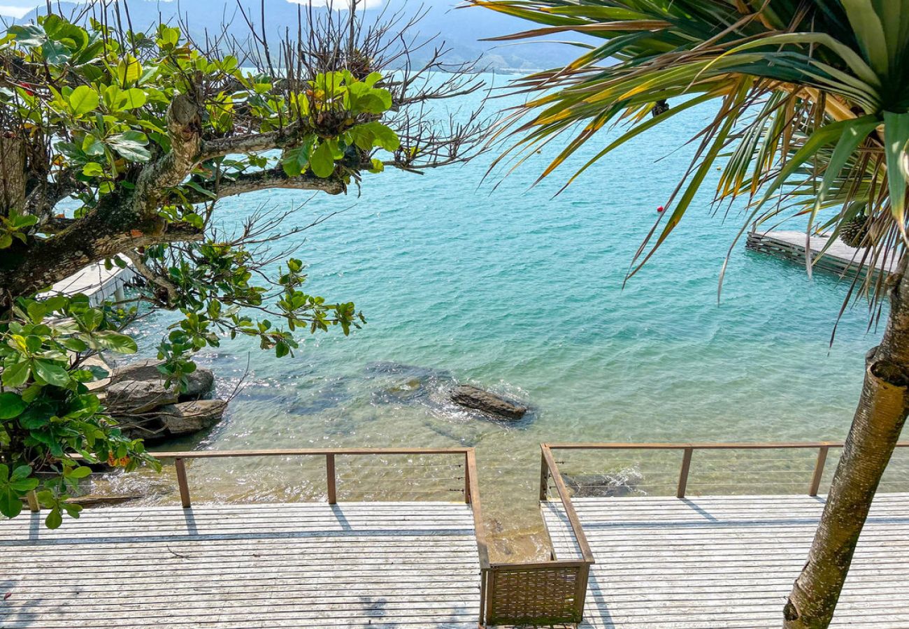 Casa em Ilhabela - Casa beira mar c lazer completo em Piúva-Ilhabela Casa em Ilhabela - Casa beira mar c lazer completo em Piúva-Ilhabela