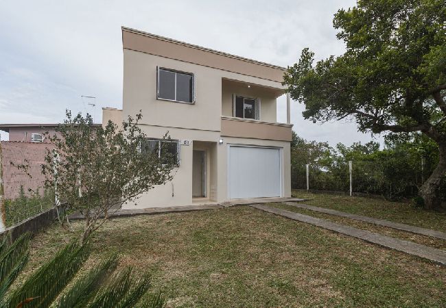 Casa em Torres - Casa com WiFi a 750 metros da Praia Itapeva/RS Casa em Torres - Casa com WiFi a 750 metros da Praia Itapeva/RS