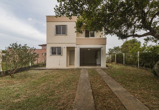 Casa em Torres - Casa com WiFi a 750 metros da Praia Itapeva/RS Casa em Torres - Casa com WiFi a 750 metros da Praia Itapeva/RS