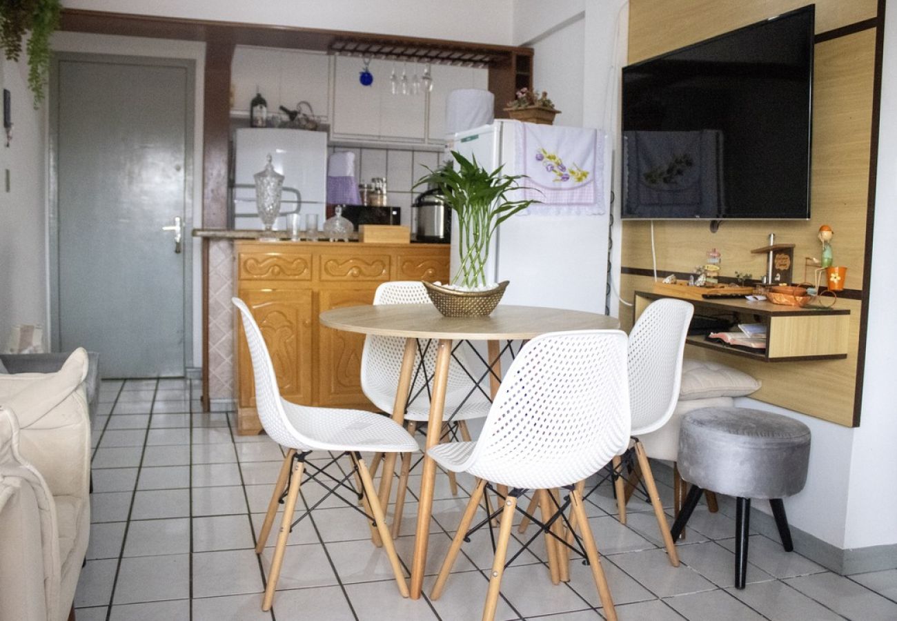 Apartamento em Florianópolis - Apto com Wi-Fi a 400m da Praia de Canasvieiras/SC Apartamento em Florianópolis - Apto com Wi-Fi a 400m da Praia de Canasvieiras/SC
