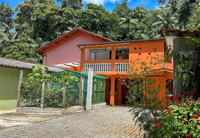 Casa em Itatiaia - Excelente Casa com varanda, jardim e Wi-fi Casa em Itatiaia - Excelente Casa com varanda, jardim e Wi-fi