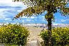 Apartamento em Bertioga - Ótimo flat a beira mar na Praia de Guaratuba/SP Apartamento em Bertioga - Ótimo flat a beira mar na Praia de Guaratuba/SP