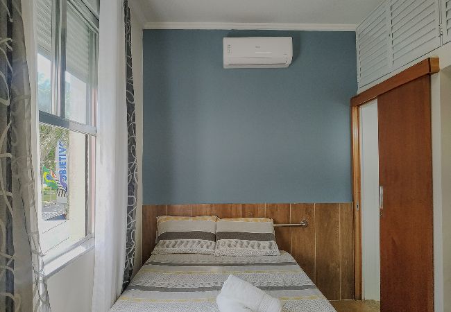 Apartamento em Santos - Apto completo no Embaré: Beira Mar | Ar | Garagem Apartamento em Santos - Apto completo no Embaré: Beira Mar | Ar | Garagem