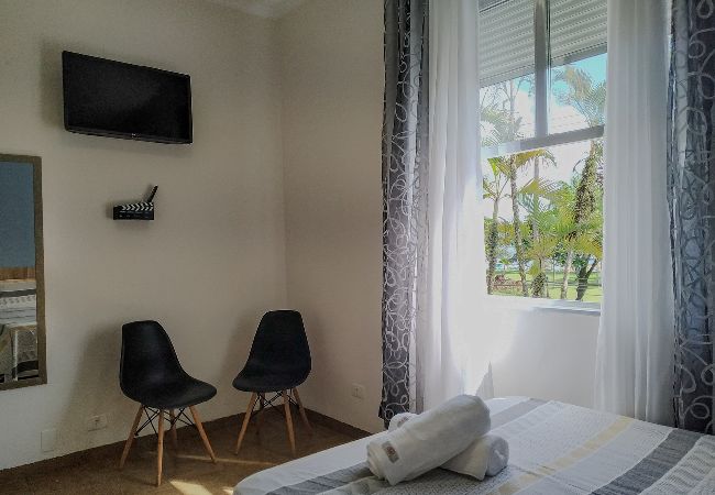 Apartamento em Santos - Apto completo no Embaré: Beira Mar | Ar | Garagem Apartamento em Santos - Apto completo no Embaré: Beira Mar | Ar | Garagem