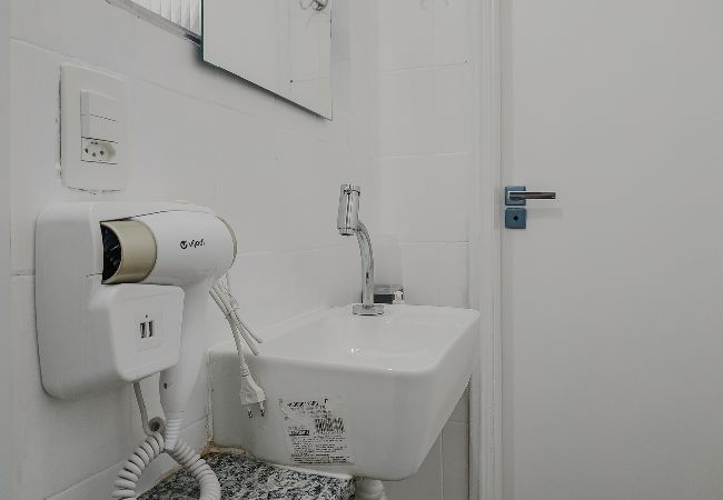 Apartamento em Santos - Apto completo no Embaré: Beira Mar | Ar | Garagem Apartamento em Santos - Apto completo no Embaré: Beira Mar | Ar | Garagem