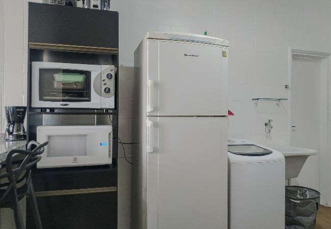 Apartamento em Santos - Apto completo no Embaré: Beira Mar | Ar | Garagem Apartamento em Santos - Apto completo no Embaré: Beira Mar | Ar | Garagem