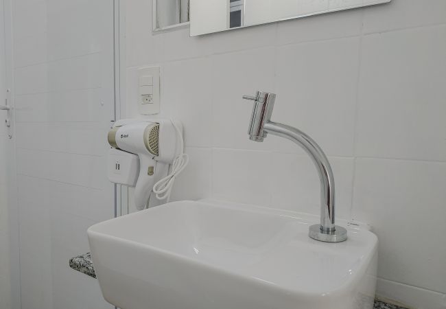 Apartamento em Santos - Apto completo no Embaré: Beira Mar | Ar | Garagem Apartamento em Santos - Apto completo no Embaré: Beira Mar | Ar | Garagem