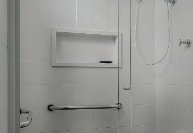 Apartamento em Santos - Apto completo no Embaré: Beira Mar | Ar | Garagem Apartamento em Santos - Apto completo no Embaré: Beira Mar | Ar | Garagem