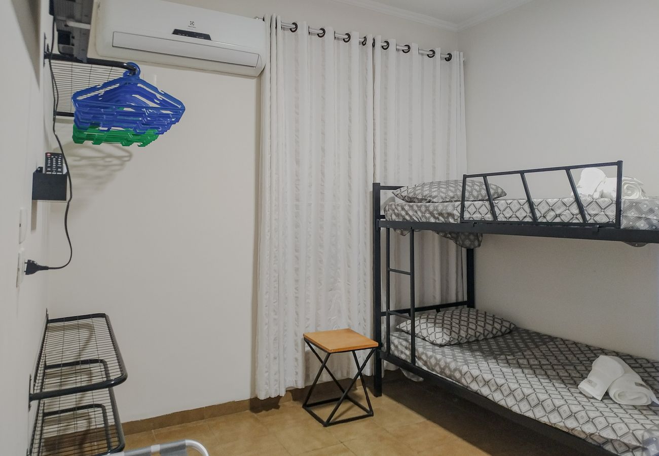 Apartamento em Santos - Apto completo no Embaré: Beira Mar | Ar | Garagem Apartamento em Santos - Apto completo no Embaré: Beira Mar | Ar | Garagem
