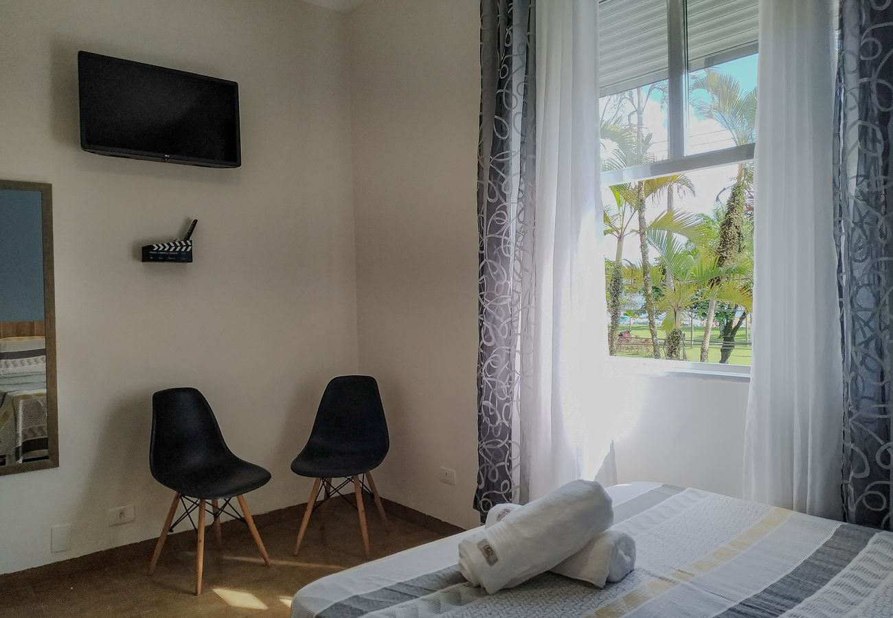 Apartamento em Santos - Apto completo no Embaré: Beira Mar | Ar | Garagem Apartamento em Santos - Apto completo no Embaré: Beira Mar | Ar | Garagem