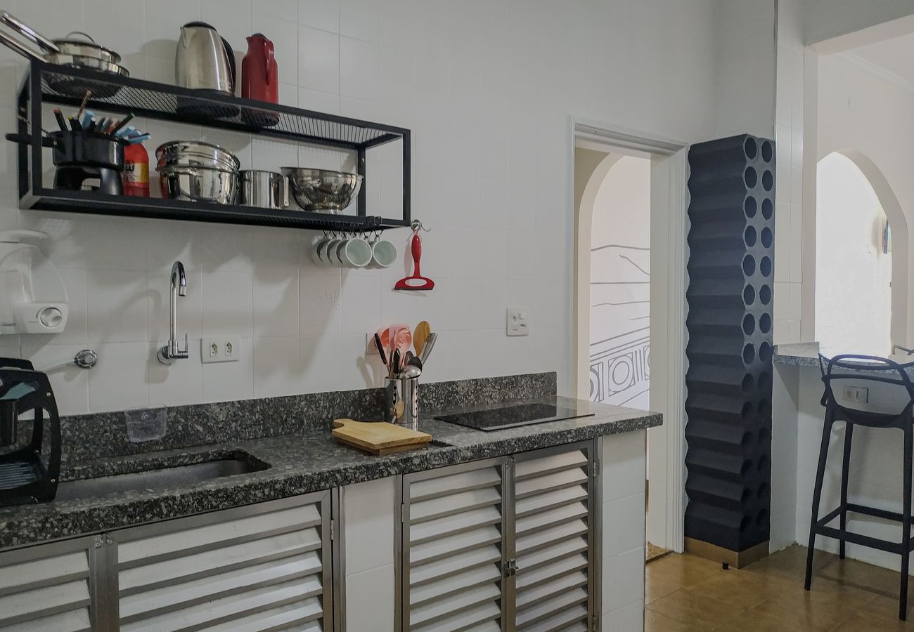 Apartamento em Santos - Apto completo no Embaré: Beira Mar | Ar | Garagem Apartamento em Santos - Apto completo no Embaré: Beira Mar | Ar | Garagem