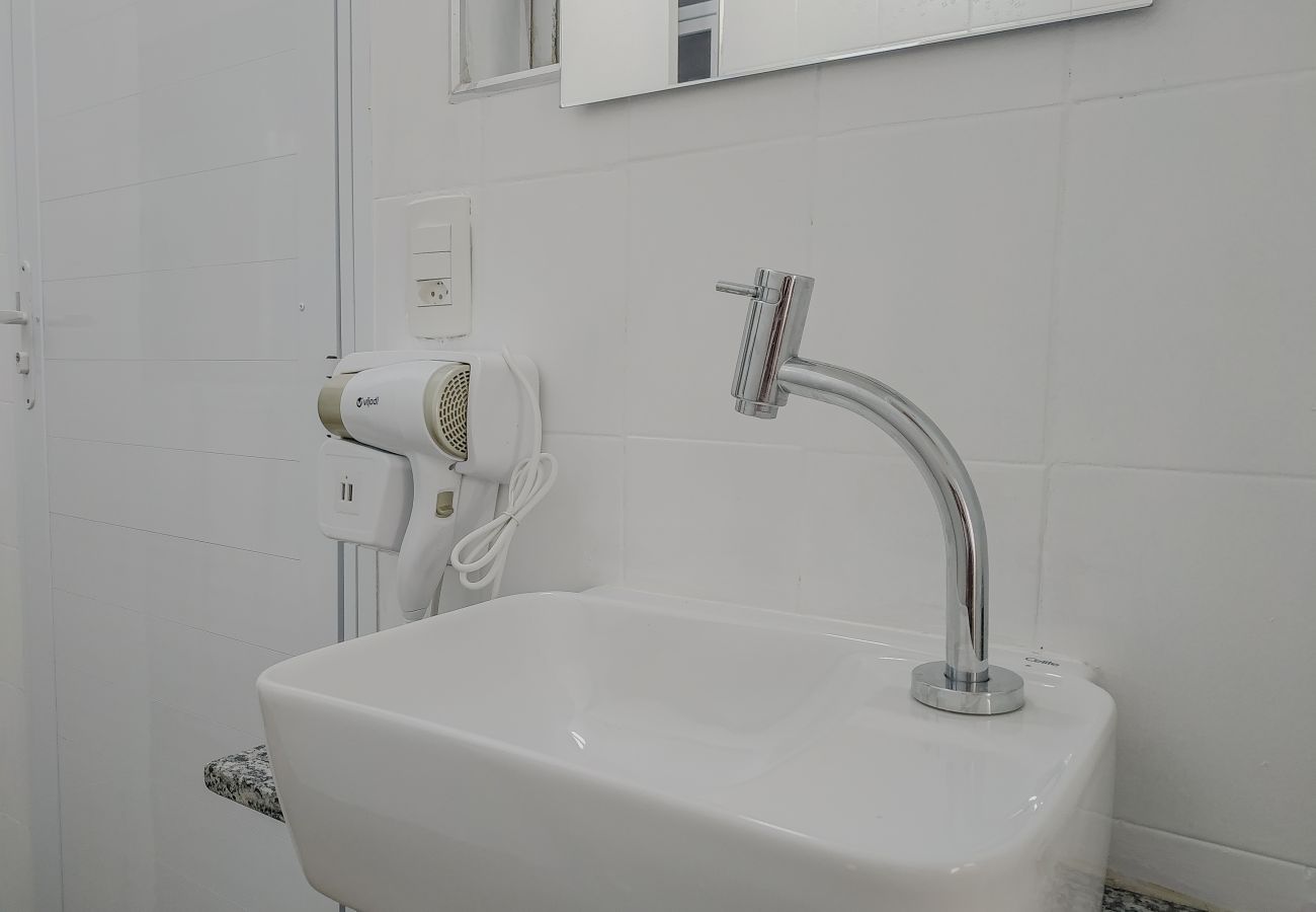 Apartamento em Santos - Apto completo no Embaré: Beira Mar | Ar | Garagem Apartamento em Santos - Apto completo no Embaré: Beira Mar | Ar | Garagem