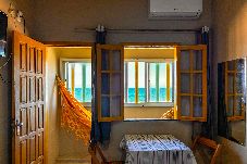 Apartamento em Camaçari - Kitnet beira mar com WiFi em Arembepe, Camaçari/BA