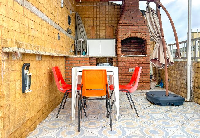 Apartamento em Guarujá - Apto a 800m da Praia da Enseada no Guarujá/SP Apartamento em Guarujá - Apto a 800m da Praia da Enseada no Guarujá/SP