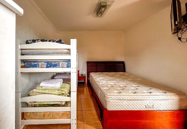 Apartamento em Guarujá - Apto a 800m da Praia da Enseada no Guarujá/SP Apartamento em Guarujá - Apto a 800m da Praia da Enseada no Guarujá/SP