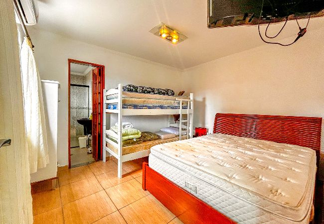 Apartamento em Guarujá - Apto a 800m da Praia da Enseada no Guarujá/SP Apartamento em Guarujá - Apto a 800m da Praia da Enseada no Guarujá/SP