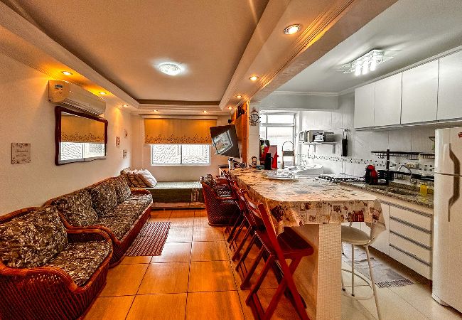 Apartamento em Guarujá - Apto a 800m da Praia da Enseada no Guarujá/SP Apartamento em Guarujá - Apto a 800m da Praia da Enseada no Guarujá/SP