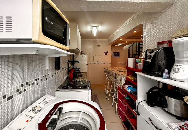 Apartamento em Guarujá - Apto a 800m da Praia da Enseada no Guarujá/SP Apartamento em Guarujá - Apto a 800m da Praia da Enseada no Guarujá/SP