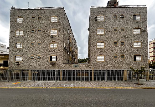 Apartamento em Guarujá - Apto a 800m da Praia da Enseada no Guarujá/SP Apartamento em Guarujá - Apto a 800m da Praia da Enseada no Guarujá/SP