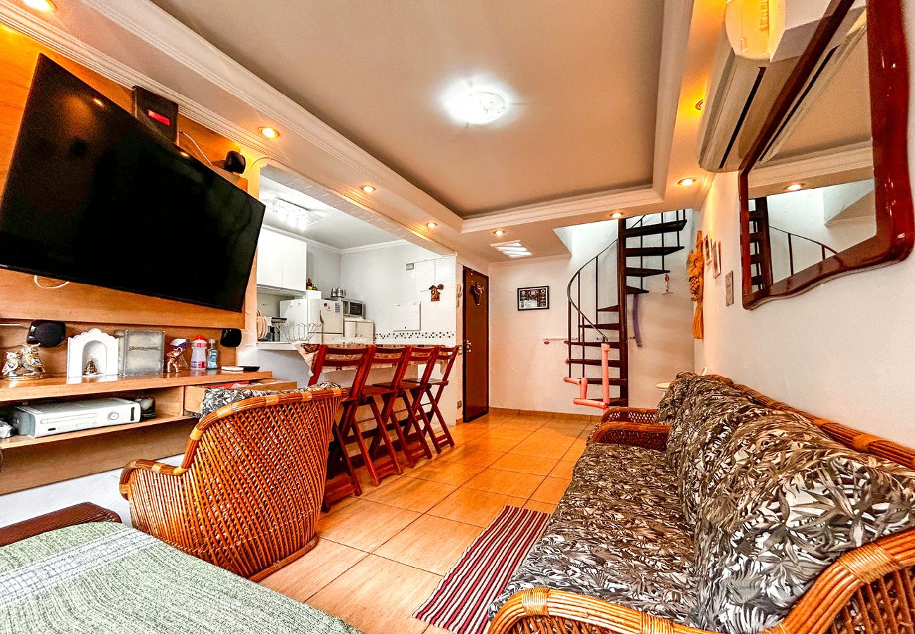 Apartamento em Guarujá - Apto a 800m da Praia da Enseada no Guarujá/SP Apartamento em Guarujá - Apto a 800m da Praia da Enseada no Guarujá/SP