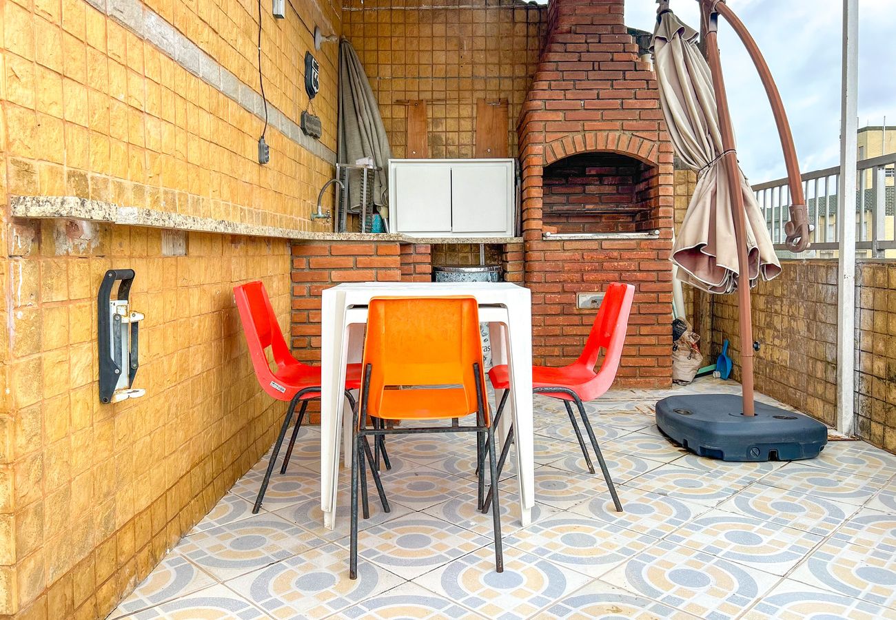 Apartamento em Guarujá - Apto a 800m da Praia da Enseada no Guarujá/SP Apartamento em Guarujá - Apto a 800m da Praia da Enseada no Guarujá/SP