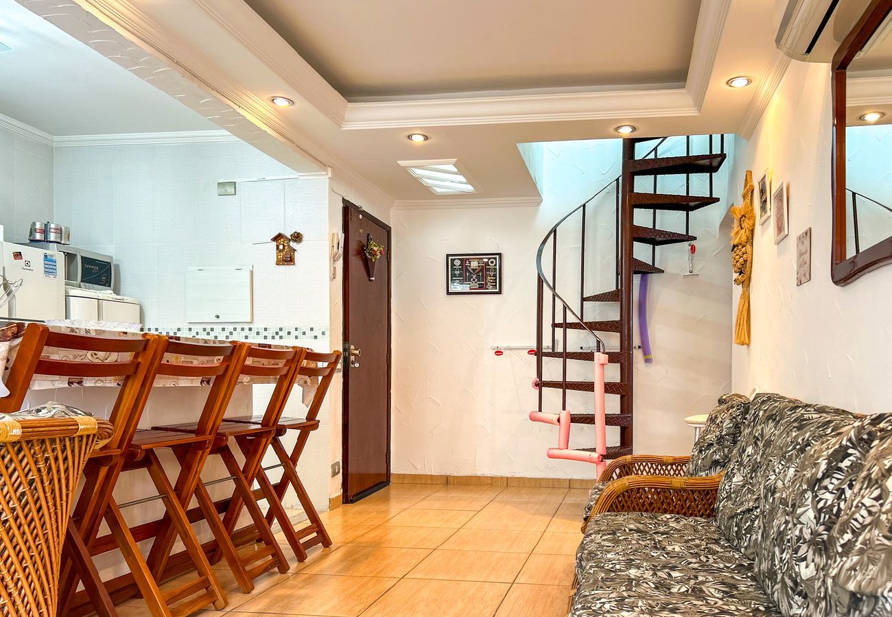 Apartamento em Guarujá - Apto a 800m da Praia da Enseada no Guarujá/SP Apartamento em Guarujá - Apto a 800m da Praia da Enseada no Guarujá/SP