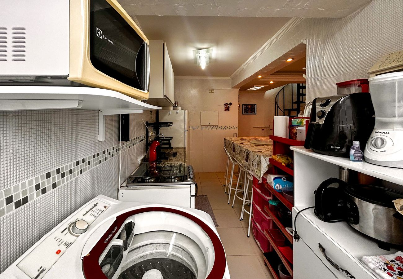 Apartamento em Guarujá - Apto a 800m da Praia da Enseada no Guarujá/SP Apartamento em Guarujá - Apto a 800m da Praia da Enseada no Guarujá/SP