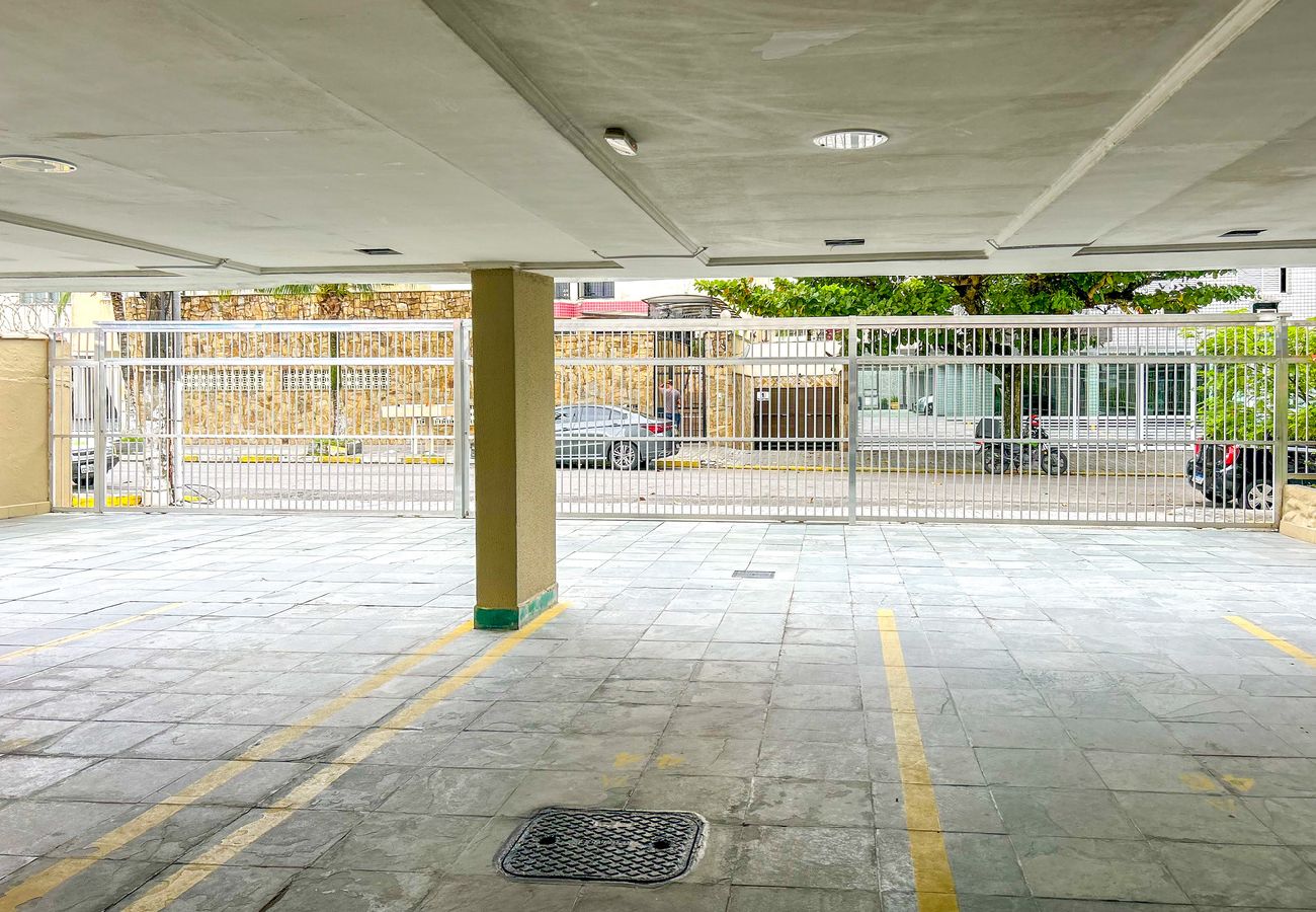 Apartamento em Guarujá - Apto a 800m da Praia da Enseada no Guarujá/SP Apartamento em Guarujá - Apto a 800m da Praia da Enseada no Guarujá/SP