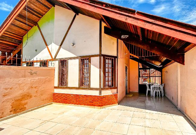 Casa em Peruíbe - Casa a 4 min de carro da Praia de Peruíbe/SP Casa em Peruíbe - Casa a 4 min de carro da Praia de Peruíbe/SP