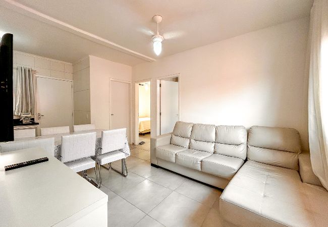 Apartamento em Bertioga - Apto com WiFi a 3 min de carro da Praia da Enseada Apartamento em Bertioga - Apto com WiFi a 3 min de carro da Praia da Enseada
