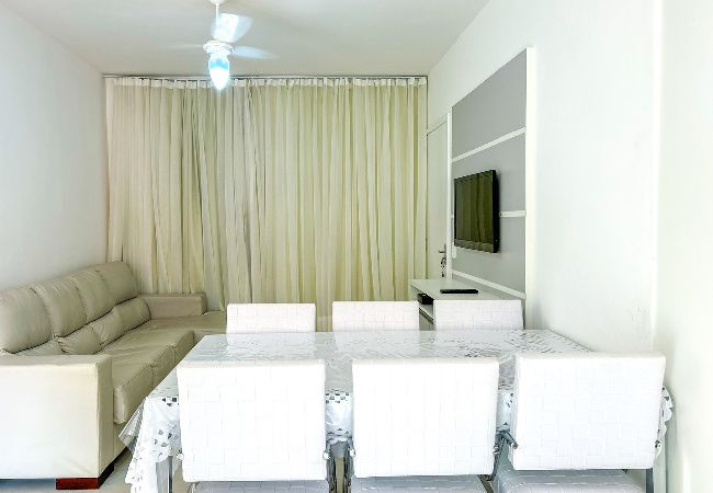 Apartamento em Bertioga - Apto com WiFi a 3 min de carro da Praia da Enseada Apartamento em Bertioga - Apto com WiFi a 3 min de carro da Praia da Enseada