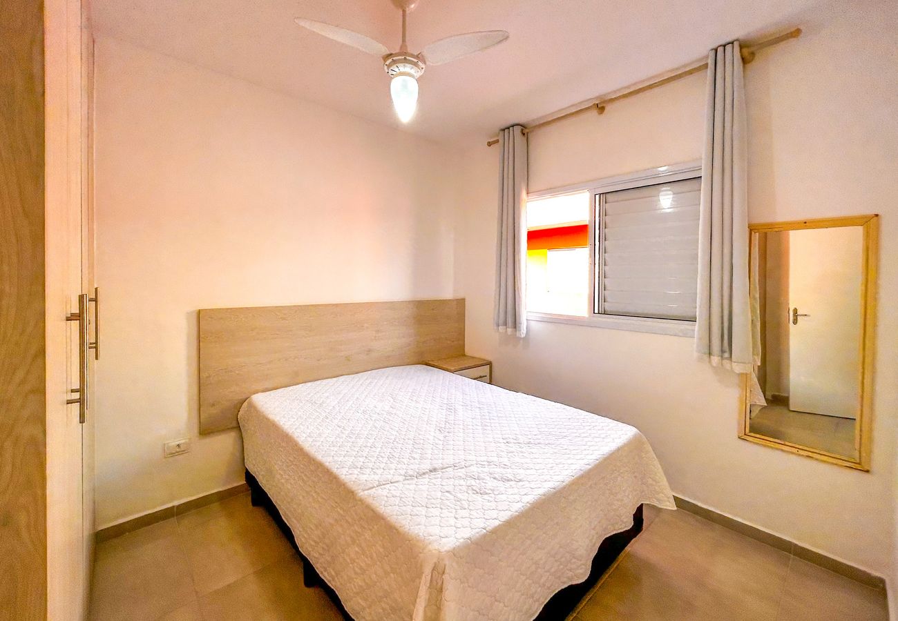 Apartamento em Bertioga - Apto com WiFi a 3 min de carro da Praia da Enseada Apartamento em Bertioga - Apto com WiFi a 3 min de carro da Praia da Enseada