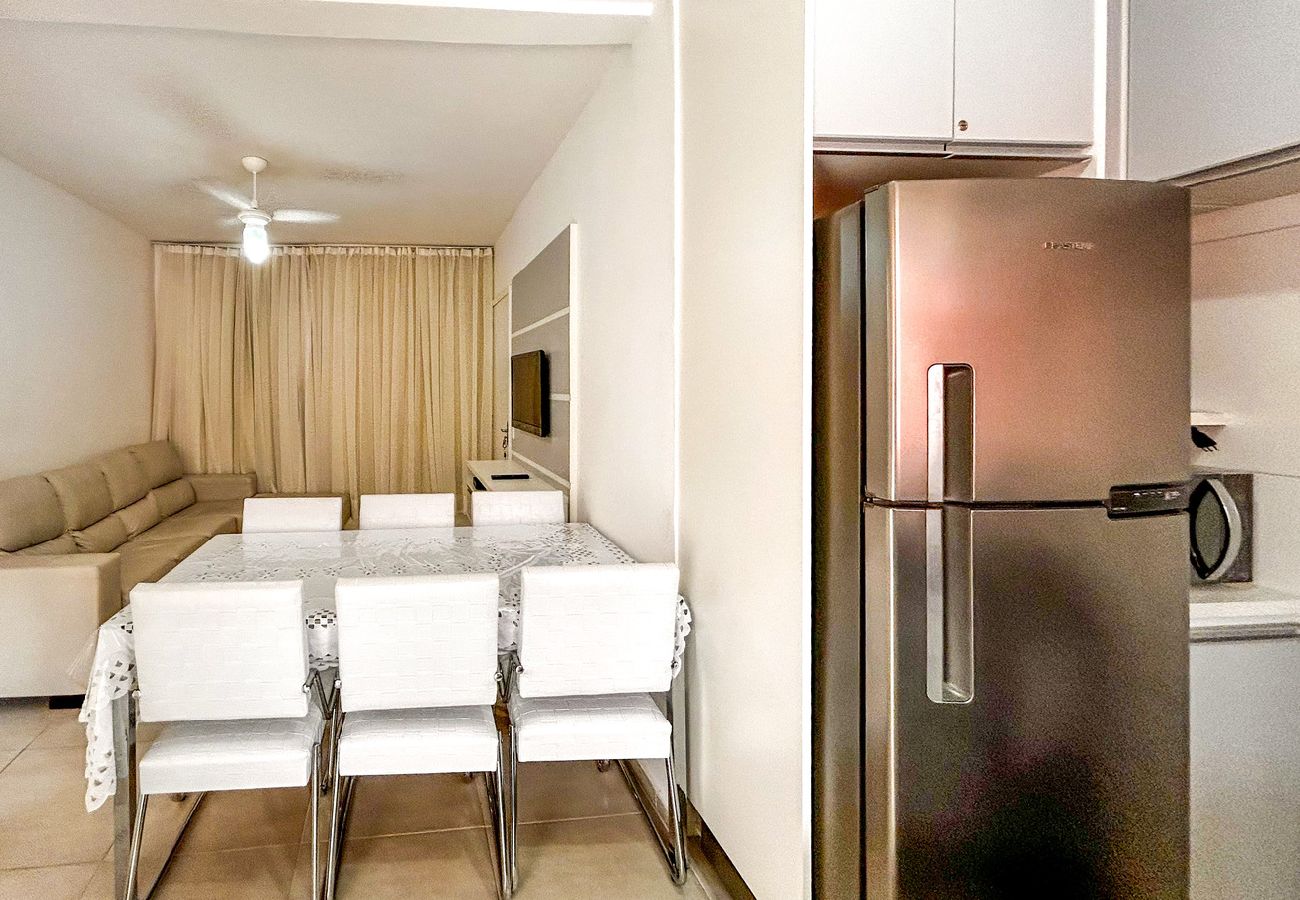 Apartamento em Bertioga - Apto com WiFi a 3 min de carro da Praia da Enseada Apartamento em Bertioga - Apto com WiFi a 3 min de carro da Praia da Enseada