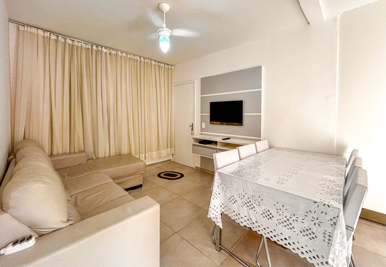 Apartamento em Bertioga - Apto com WiFi a 3 min de carro da Praia da Enseada Apartamento em Bertioga - Apto com WiFi a 3 min de carro da Praia da Enseada