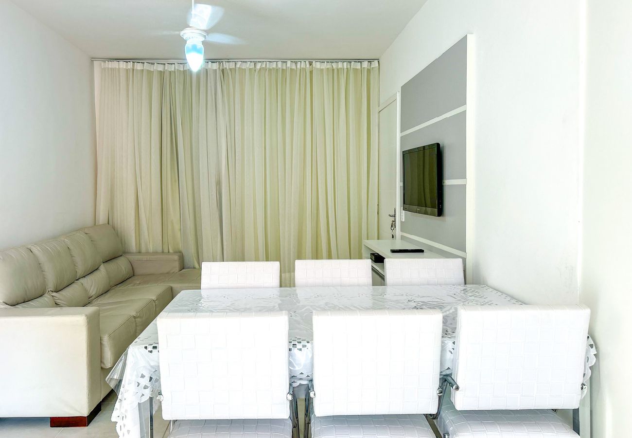 Apartamento em Bertioga - Apto com WiFi a 3 min de carro da Praia da Enseada Apartamento em Bertioga - Apto com WiFi a 3 min de carro da Praia da Enseada