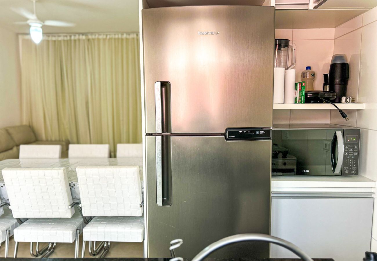 Apartamento em Bertioga - Apto com WiFi a 3 min de carro da Praia da Enseada Apartamento em Bertioga - Apto com WiFi a 3 min de carro da Praia da Enseada