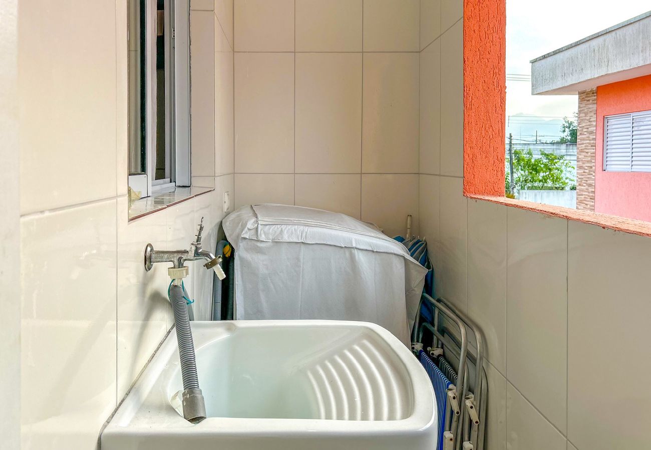 Apartamento em Bertioga - Apto com WiFi a 3 min de carro da Praia da Enseada Apartamento em Bertioga - Apto com WiFi a 3 min de carro da Praia da Enseada