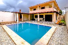 Casa em Barra de Santo Antônio - Casa com piscina a 350m da Praia do Croá / Alagoas
