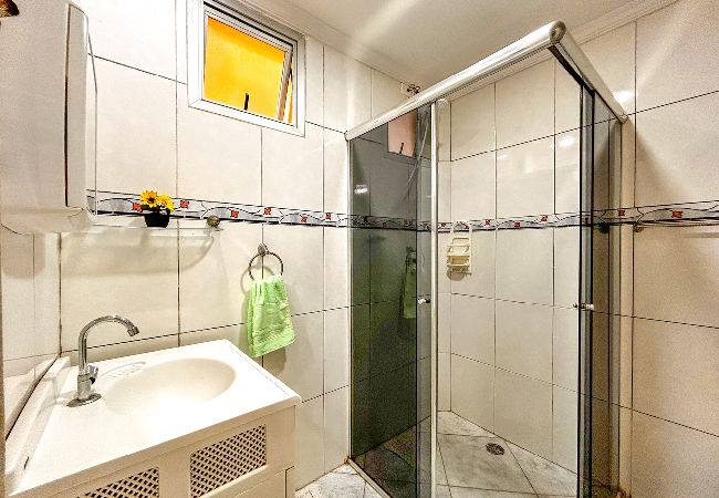 Apartamento em São Vicente - Apto a poucos metros da Praia do Gonzaguinha/SP Apartamento em São Vicente - Apto a poucos metros da Praia do Gonzaguinha/SP