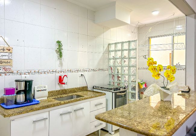Apartamento em São Vicente - Apto a poucos metros da Praia do Gonzaguinha/SP Apartamento em São Vicente - Apto a poucos metros da Praia do Gonzaguinha/SP