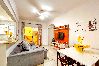Apartamento em São Vicente - Apto a poucos metros da Praia do Gonzaguinha/SP Apartamento em São Vicente - Apto a poucos metros da Praia do Gonzaguinha/SP
