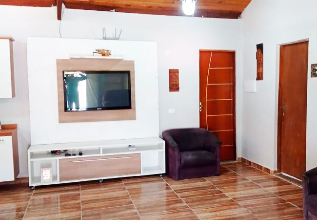 Casa em Extrema - Incrível chácara com pisc e churrasq em Extrema/MG Casa em Extrema - Incrível chácara com pisc e churrasq em Extrema/MG