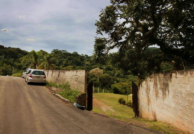 Casa em Extrema - Incrível chácara com pisc e churrasq em Extrema/MG Casa em Extrema - Incrível chácara com pisc e churrasq em Extrema/MG